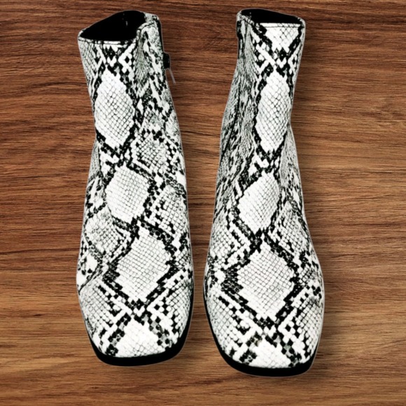 Mix No. 6 Shoes - Mix No 6 Snake Print Ankle Boots Heel 9M White Black Faux